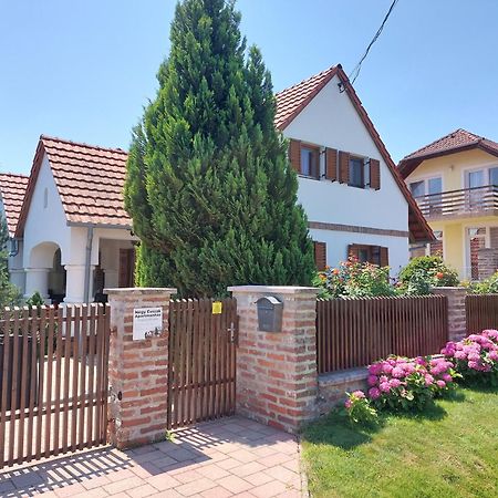 זלקרוס Negy Evszak Apartmanhaz מראה חיצוני תמונה