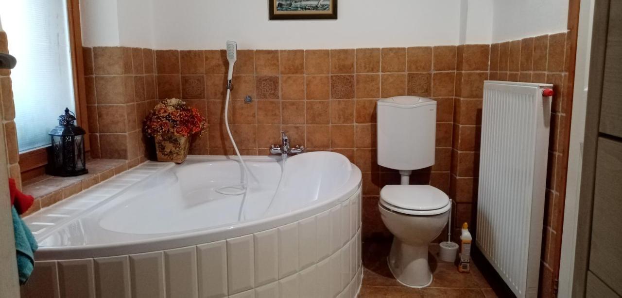 זלקרוס Negy Evszak Apartmanhaz מראה חיצוני תמונה